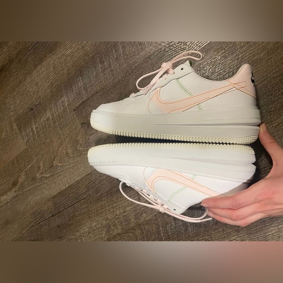 Nike Air Force 1 - Picture 2 of 7